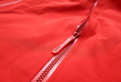 輕量防水的極致工藝 始祖鳥(niǎo)Beta LT沖鋒衣